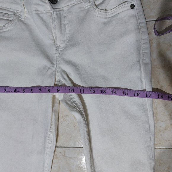 Liz Claiborne Sara Slim Leg Mid Rise Stretch Jean White 4P - Picture 10 of 12